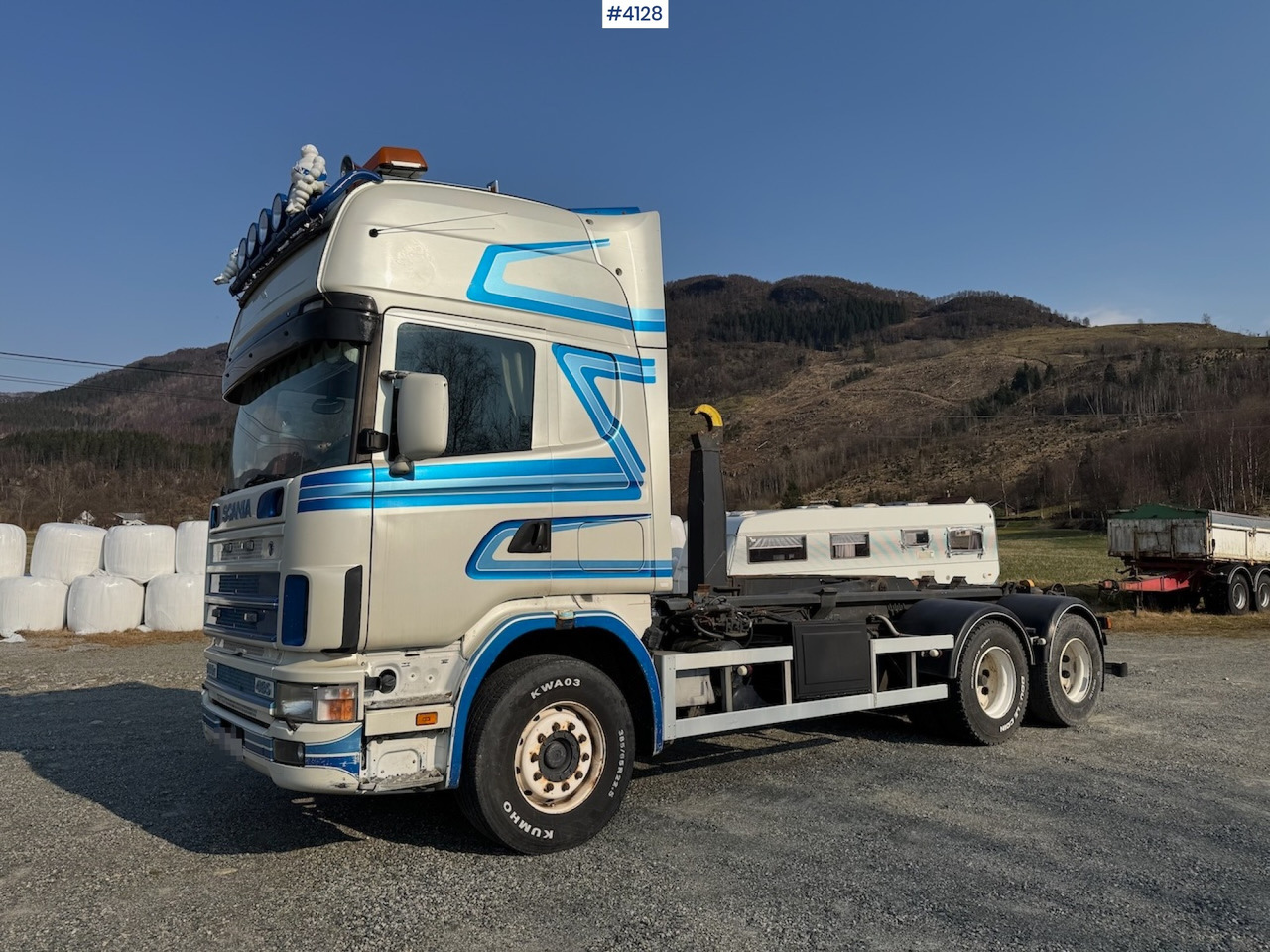 1999 Scania R 144G Hooklift - משאית הרמת וו: תמונה 2 1999 Scania R 144G Hooklift - משאית הרמת וו: תמונה 2
