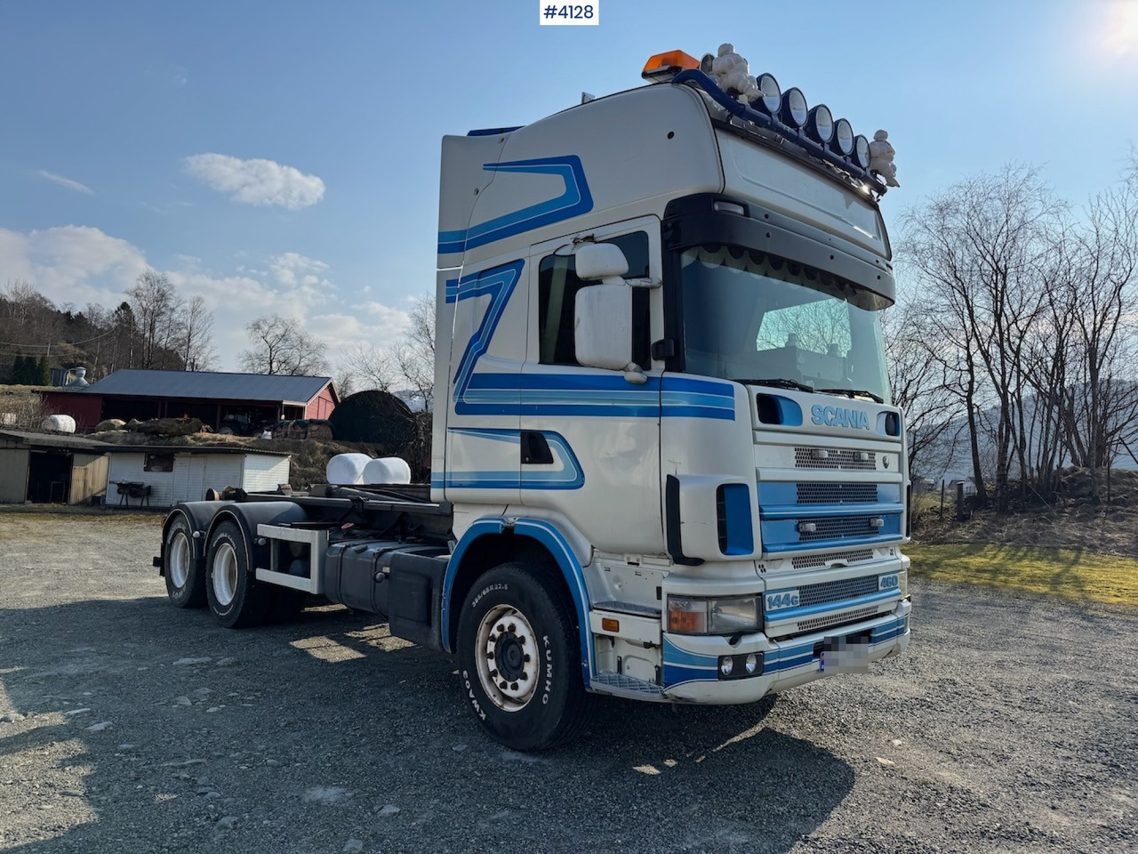 1999 Scania R 144G Hooklift - משאית הרמת וו: תמונה 1 1999 Scania R 144G Hooklift - משאית הרמת וו: תמונה 1