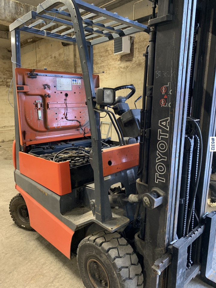 1999 Toyota FBMF 16 Electric Forklift. - מלגזה: תמונה 2 1999 Toyota FBMF 16 Electric Forklift. - מלגזה: תמונה 2