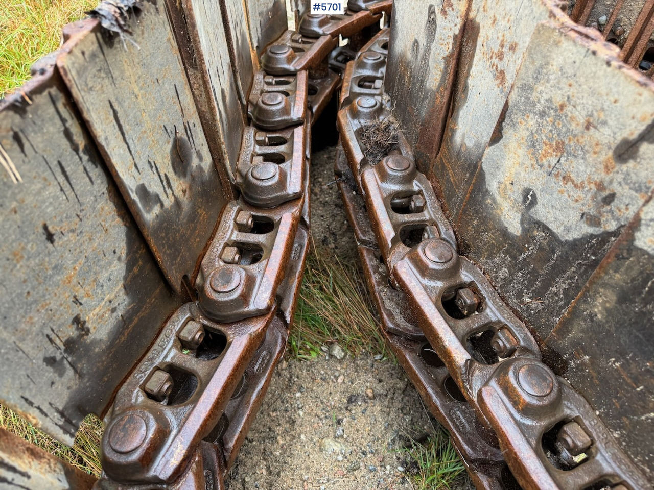 2 Excavator belts - רצועה עבור מחפר: תמונה 4 2 Excavator belts - רצועה עבור מחפר: תמונה 4