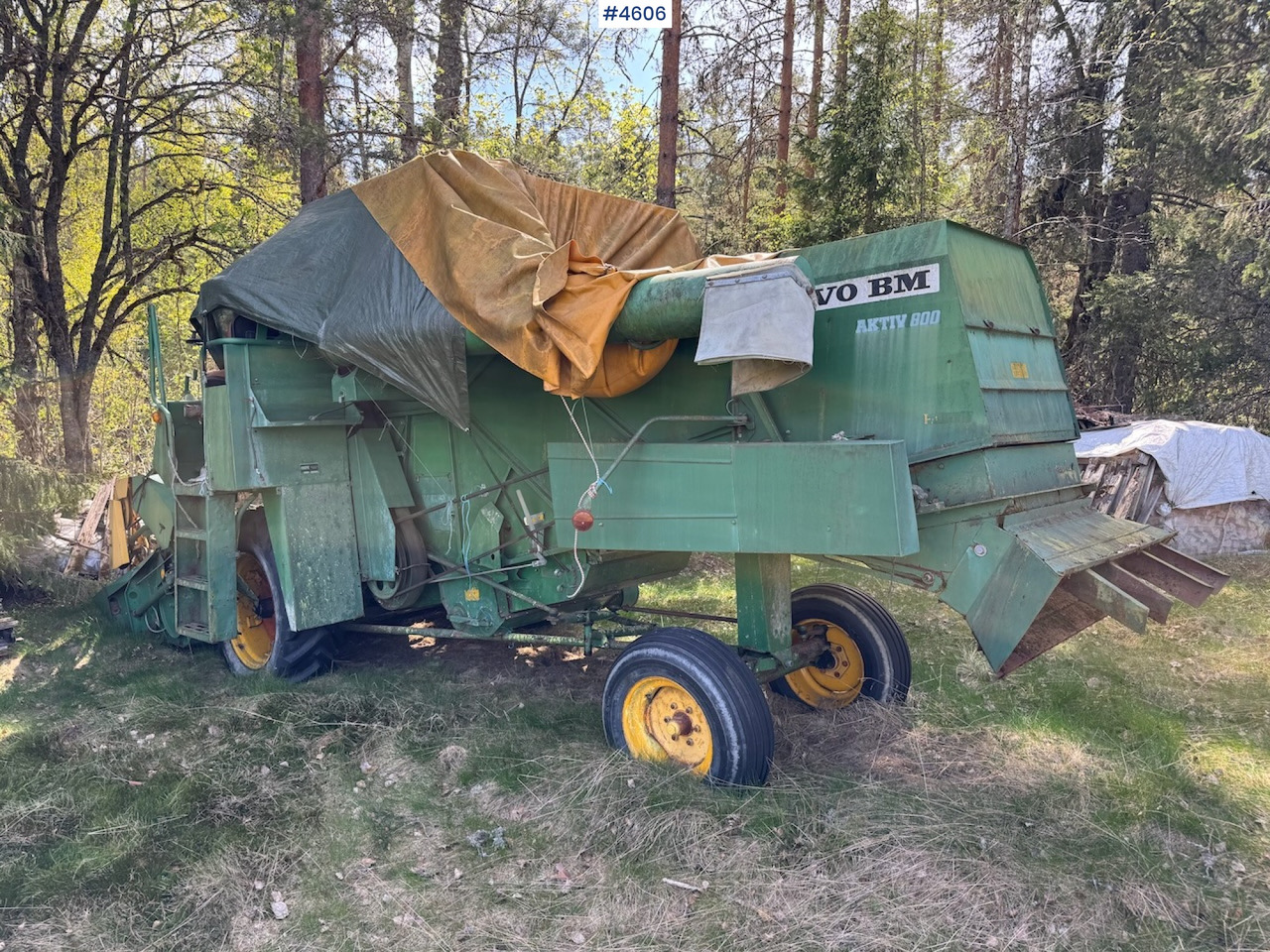 2 Volvo BM Aktiv 800 threshers - מקצרת קומבינה: תמונה 5 2 Volvo BM Aktiv 800 threshers - מקצרת קומבינה: תמונה 5
