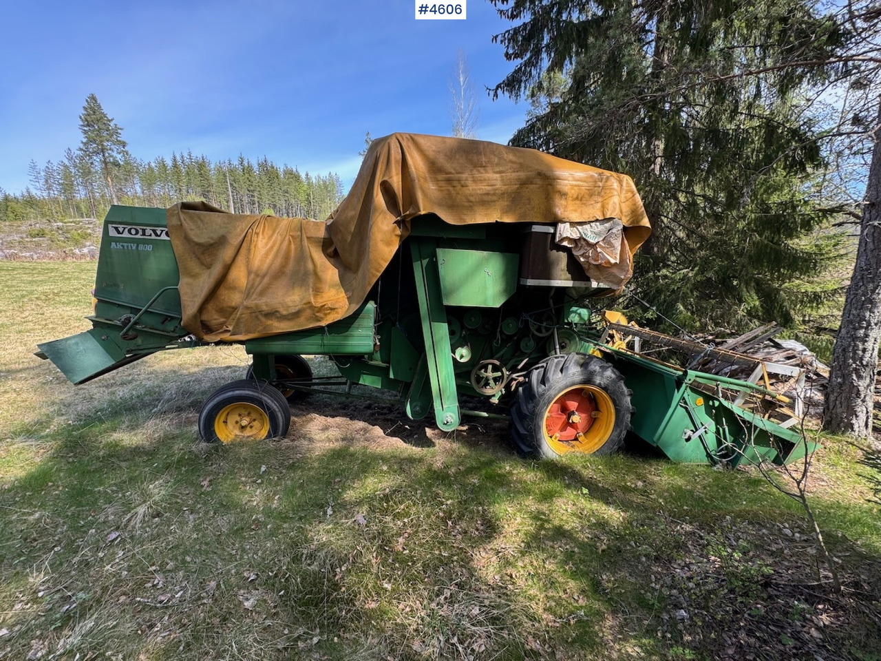 2 Volvo BM Aktiv 800 threshers - מקצרת קומבינה: תמונה 2 2 Volvo BM Aktiv 800 threshers - מקצרת קומבינה: תמונה 2