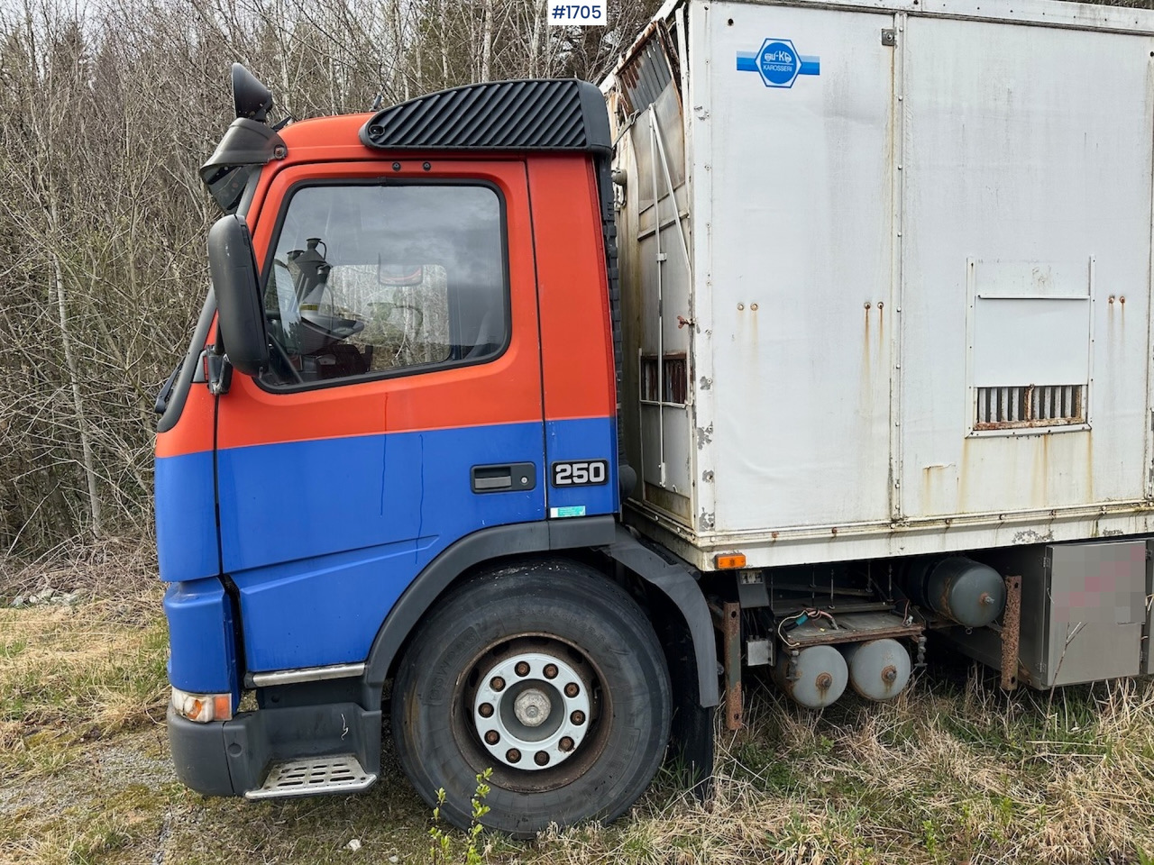 2000 Volvo 250 4x2 reparasjonsobjekt - משאית תיבה: תמונה 4 2000 Volvo 250 4x2 reparasjonsobjekt - משאית תיבה: תמונה 4