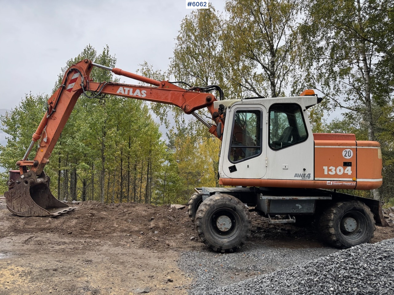 2002 Atlas 1304 w/ 1 backhoe bucket Low Hours! - מחפר: תמונה 1 2002 Atlas 1304 w/ 1 backhoe bucket Low Hours! - מחפר: תמונה 1