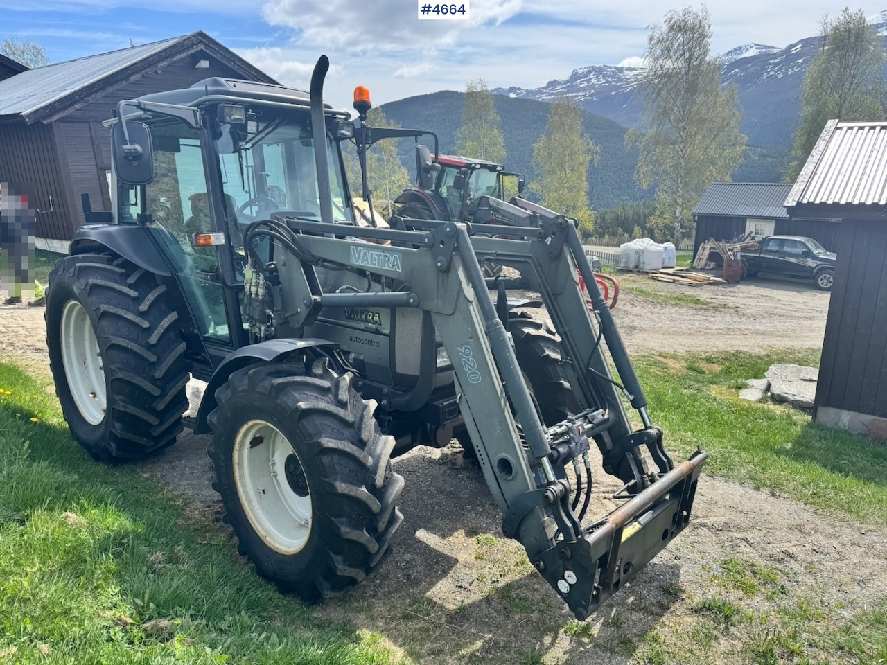 2003 Valtra A85-4 4x4 with Front Loader – 4450 hours! - טרקטור חקלאי: תמונה 3 2003 Valtra A85-4 4x4 with Front Loader – 4450 hours! - טרקטור חקלאי: תמונה 3