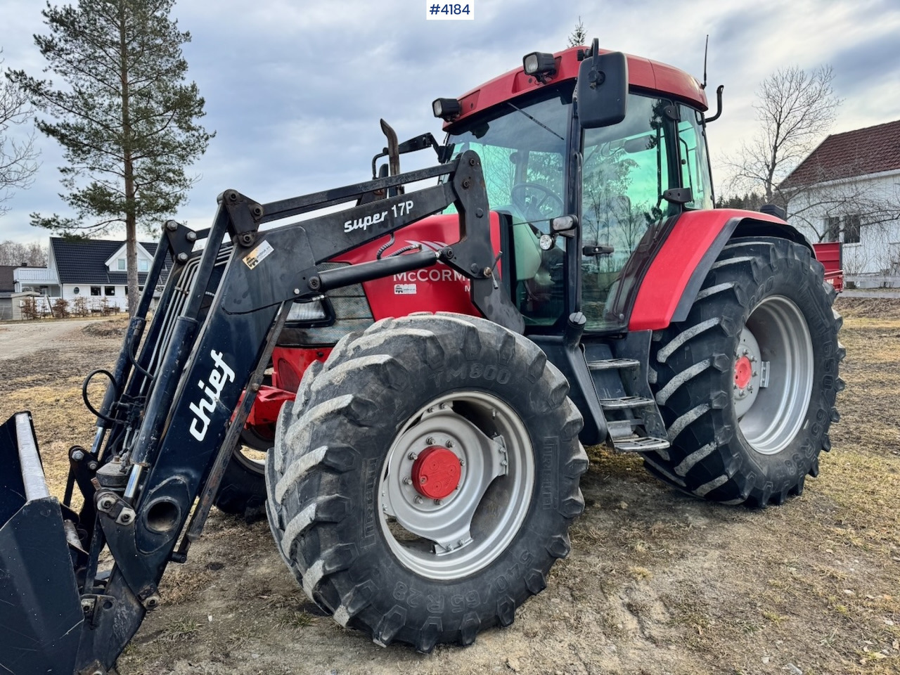 2004 McCormick MC115 4x4 w/ Front Loader and Bucket. - טרקטור חקלאי: תמונה 2 2004 McCormick MC115 4x4 w/ Front Loader and Bucket. - טרקטור חקלאי: תמונה 2