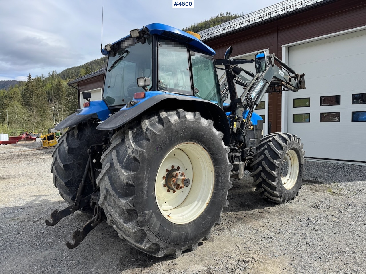 2005 New Holland TM190 w/front loader - טרקטור חקלאי: תמונה 3 2005 New Holland TM190 w/front loader - טרקטור חקלאי: תמונה 3