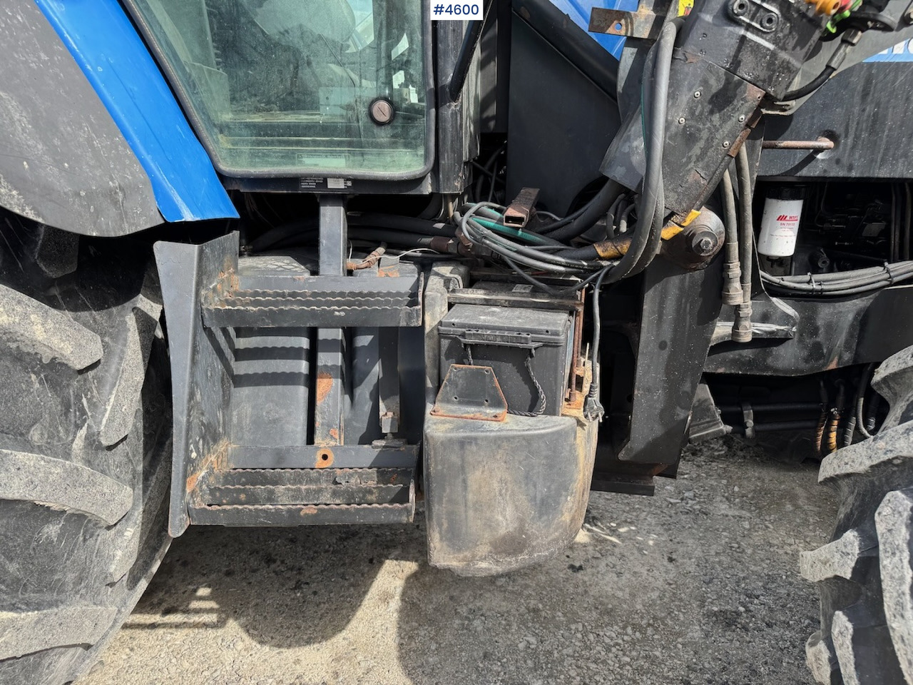 2005 New Holland TM190 w/front loader - טרקטור חקלאי: תמונה 2 2005 New Holland TM190 w/front loader - טרקטור חקלאי: תמונה 2