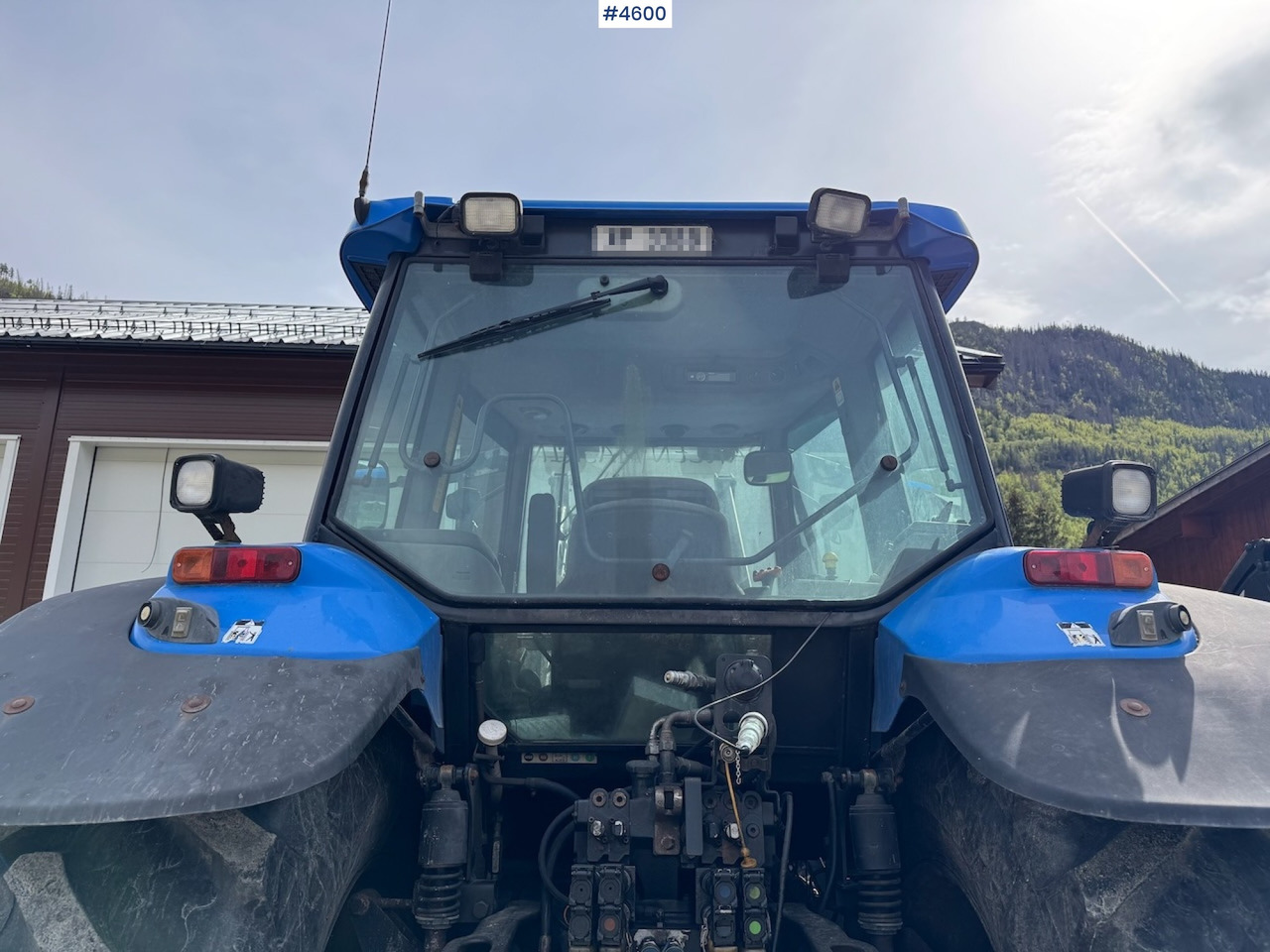 2005 New Holland TM190 w/front loader - טרקטור חקלאי: תמונה 5 2005 New Holland TM190 w/front loader - טרקטור חקלאי: תמונה 5