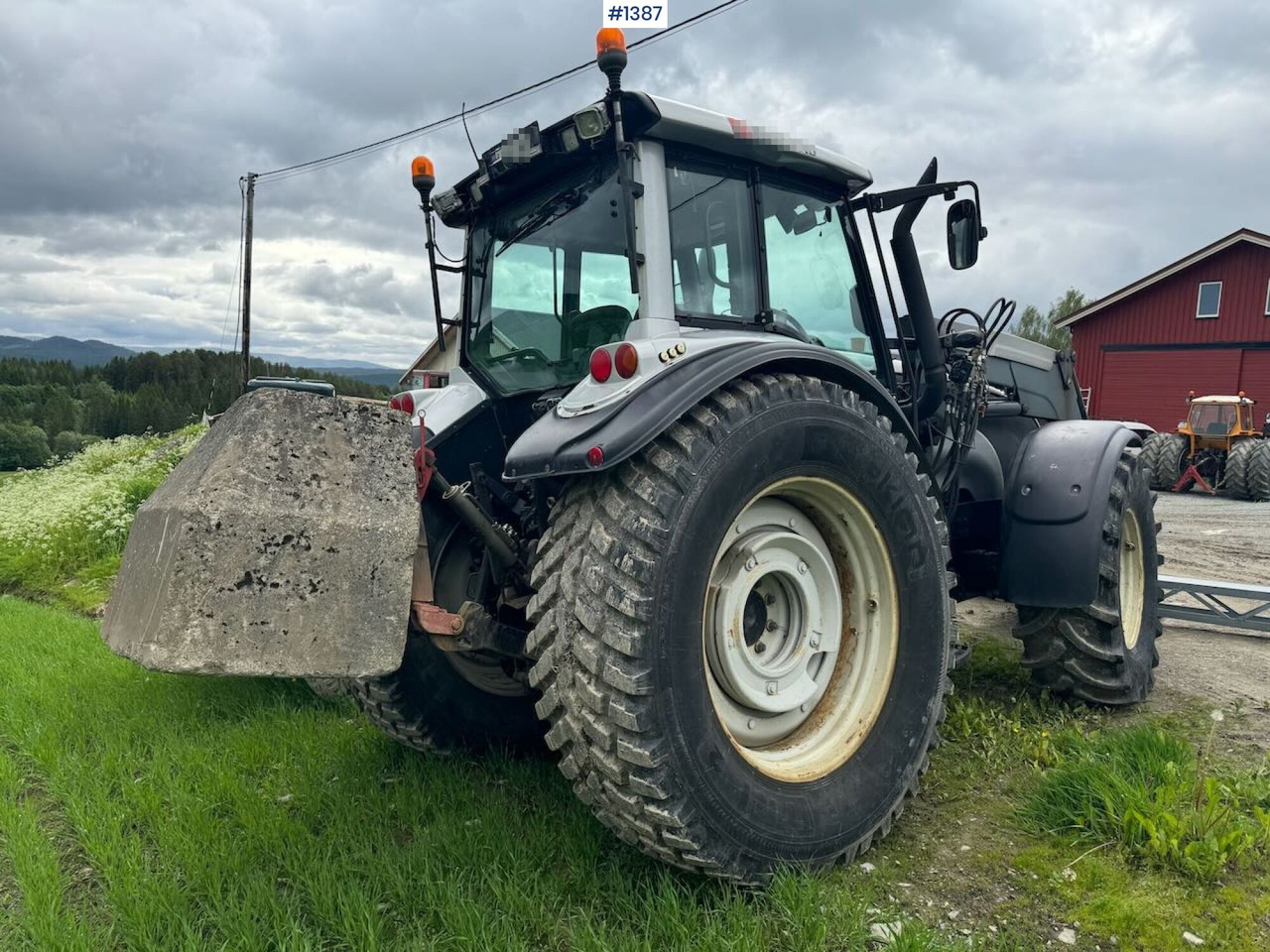 2007 Valtra T190 4x4 Tractor w/ bucket - טרקטור חקלאי: תמונה 3 2007 Valtra T190 4x4 Tractor w/ bucket - טרקטור חקלאי: תמונה 3