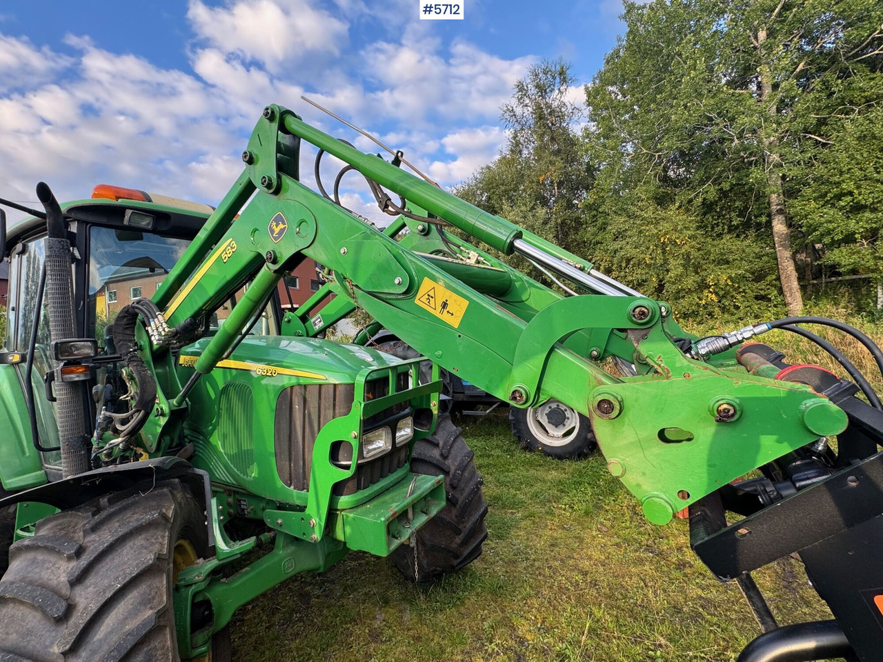 2008 John Deere 6320 SE with front loader and 2 buckets! - טרקטור חקלאי: תמונה 5 2008 John Deere 6320 SE with front loader and 2 buckets! - טרקטור חקלאי: תמונה 5