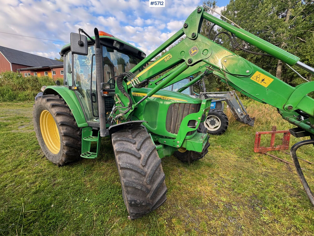 2008 John Deere 6320 SE with front loader and 2 buckets! - טרקטור חקלאי: תמונה 2 2008 John Deere 6320 SE with front loader and 2 buckets! - טרקטור חקלאי: תמונה 2