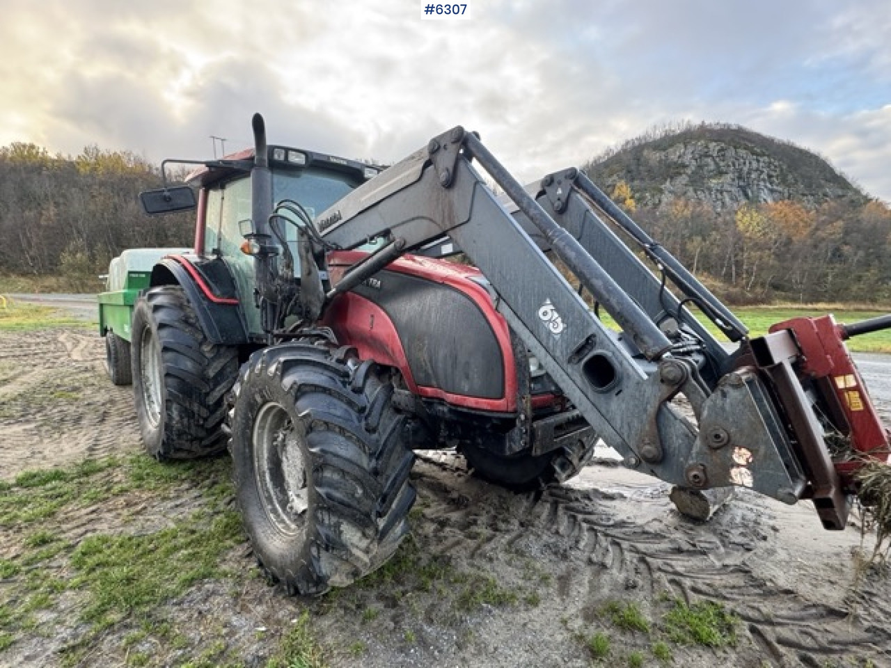 2008 Valtra T190 with front loader and 3rd function. SEE VIDEO! - טרקטור חקלאי: תמונה 2 2008 Valtra T190 with front loader and 3rd function. SEE VIDEO! - טרקטור חקלאי: תמונה 2