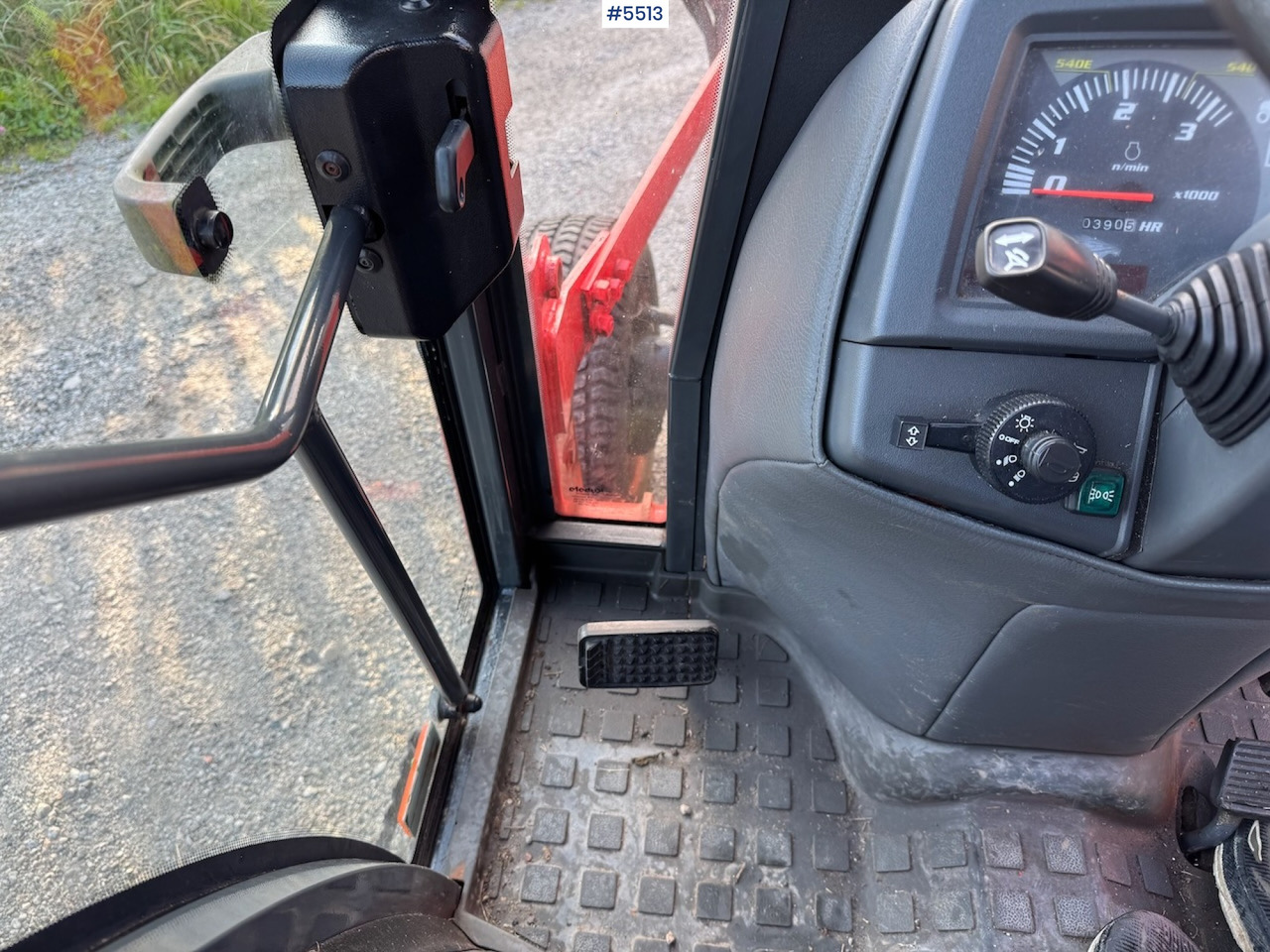 טרקטור חקלאי 2009 Kubota STV 36 w/some equipment: תמונה 16