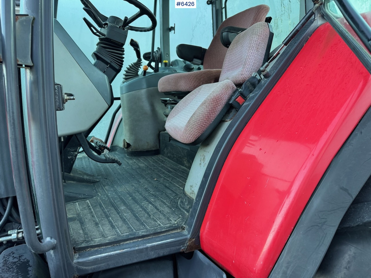 טרקטור חקלאי 2010 McCormick MC130 Low hours!: תמונה 16