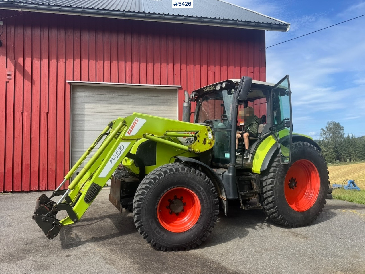 2011 Claas Arion 430 w/ Front loader and Plough. 3210 hours! - טרקטור חקלאי: תמונה 2 2011 Claas Arion 430 w/ Front loader and Plough. 3210 hours! - טרקטור חקלאי: תמונה 2