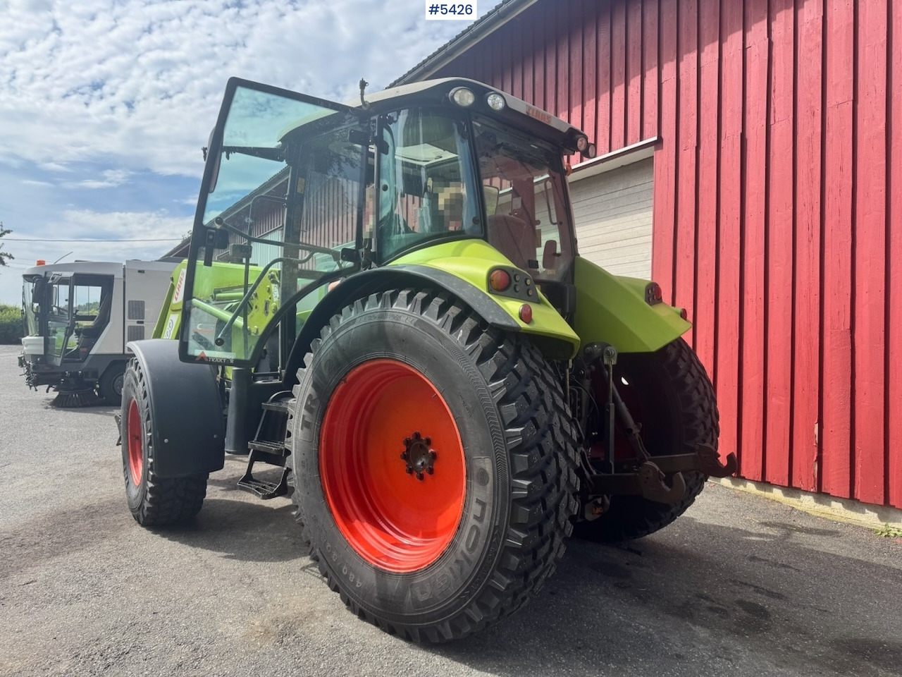 2011 Claas Arion 430 w/ Front loader and Plough. 3210 hours! - טרקטור חקלאי: תמונה 4 2011 Claas Arion 430 w/ Front loader and Plough. 3210 hours! - טרקטור חקלאי: תמונה 4