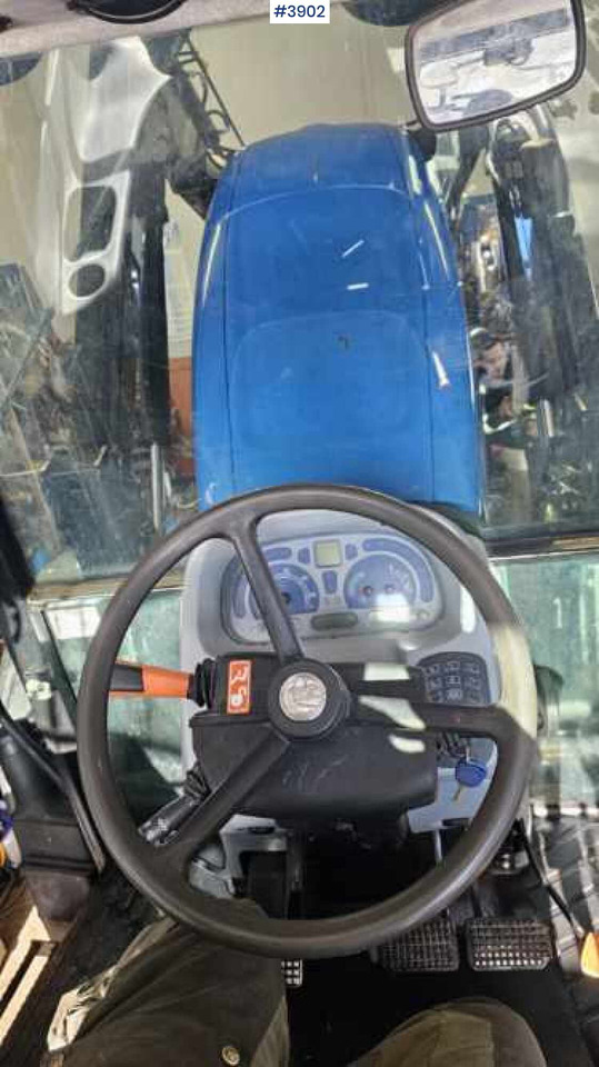 טרקטור חקלאי 2011 New Holland T5070 4x4 m/ frontlaster: תמונה 43