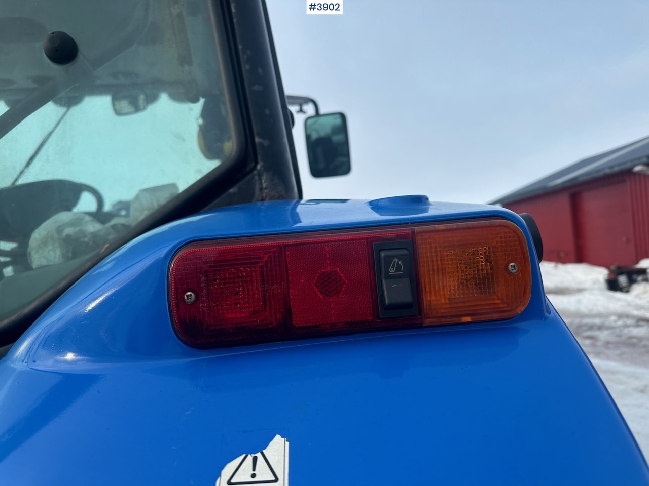 טרקטור חקלאי 2011 New Holland T5070 4x4 m/ frontlaster: תמונה 27