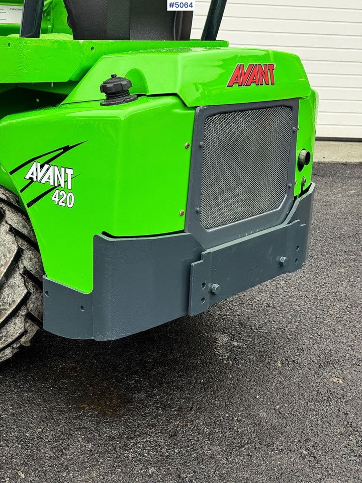 2012 Avant M420 w/ bucket NEWLY SERVICED - מעמיס קומפקטי: תמונה 4 2012 Avant M420 w/ bucket NEWLY SERVICED - מעמיס קומפקטי: תמונה 4