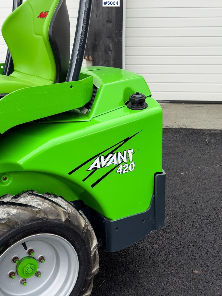 2012 Avant M420 w/ bucket NEWLY SERVICED - מעמיס קומפקטי: תמונה 5 2012 Avant M420 w/ bucket NEWLY SERVICED - מעמיס קומפקטי: תמונה 5