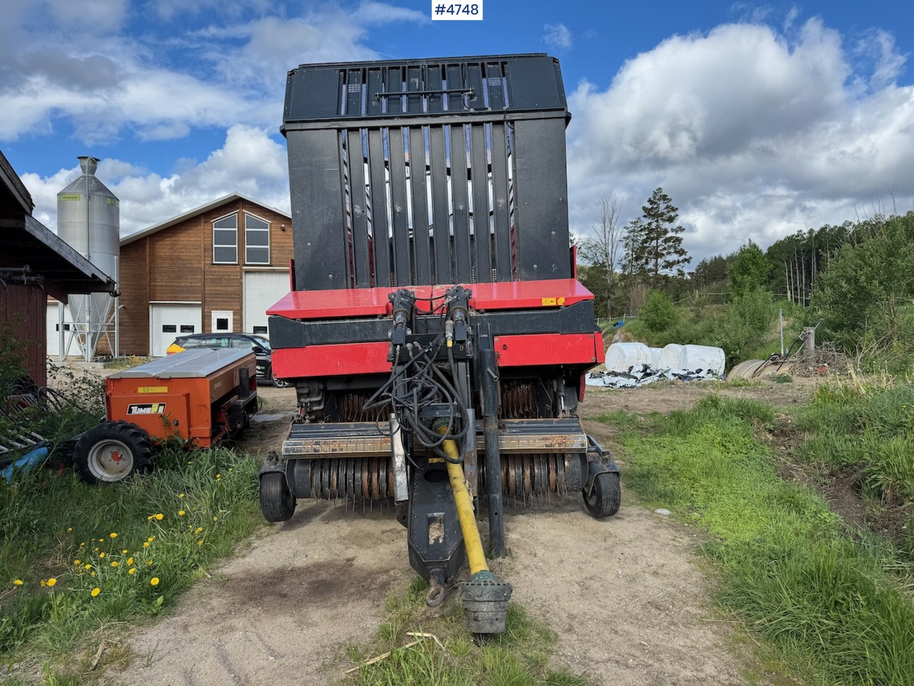 2012 Kverneland Taarup 10045 R Loading wagon - ציוד חציר ומספוא: תמונה 3 2012 Kverneland Taarup 10045 R Loading wagon - ציוד חציר ומספוא: תמונה 3