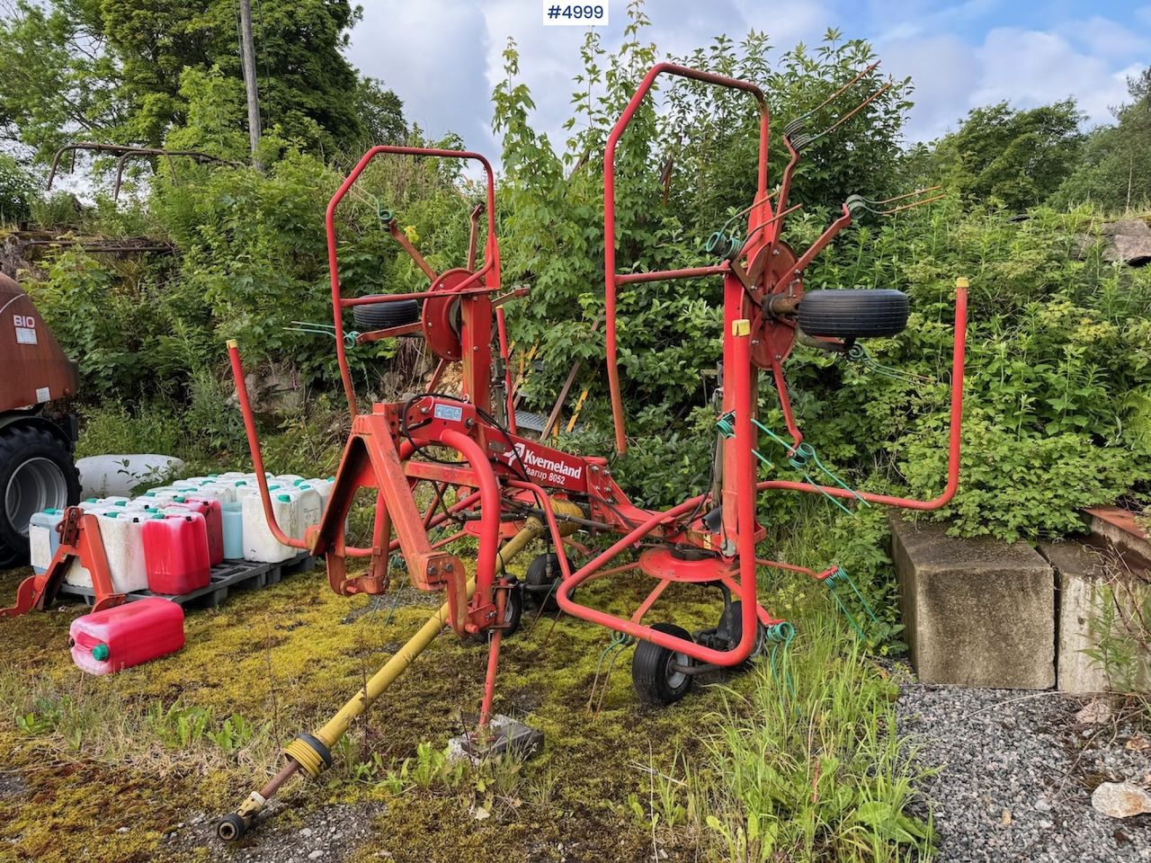 2012 Kverneland Taarup 8052 Spreader harrow - ציוד חציר ומספוא: תמונה 1 2012 Kverneland Taarup 8052 Spreader harrow - ציוד חציר ומספוא: תמונה 1