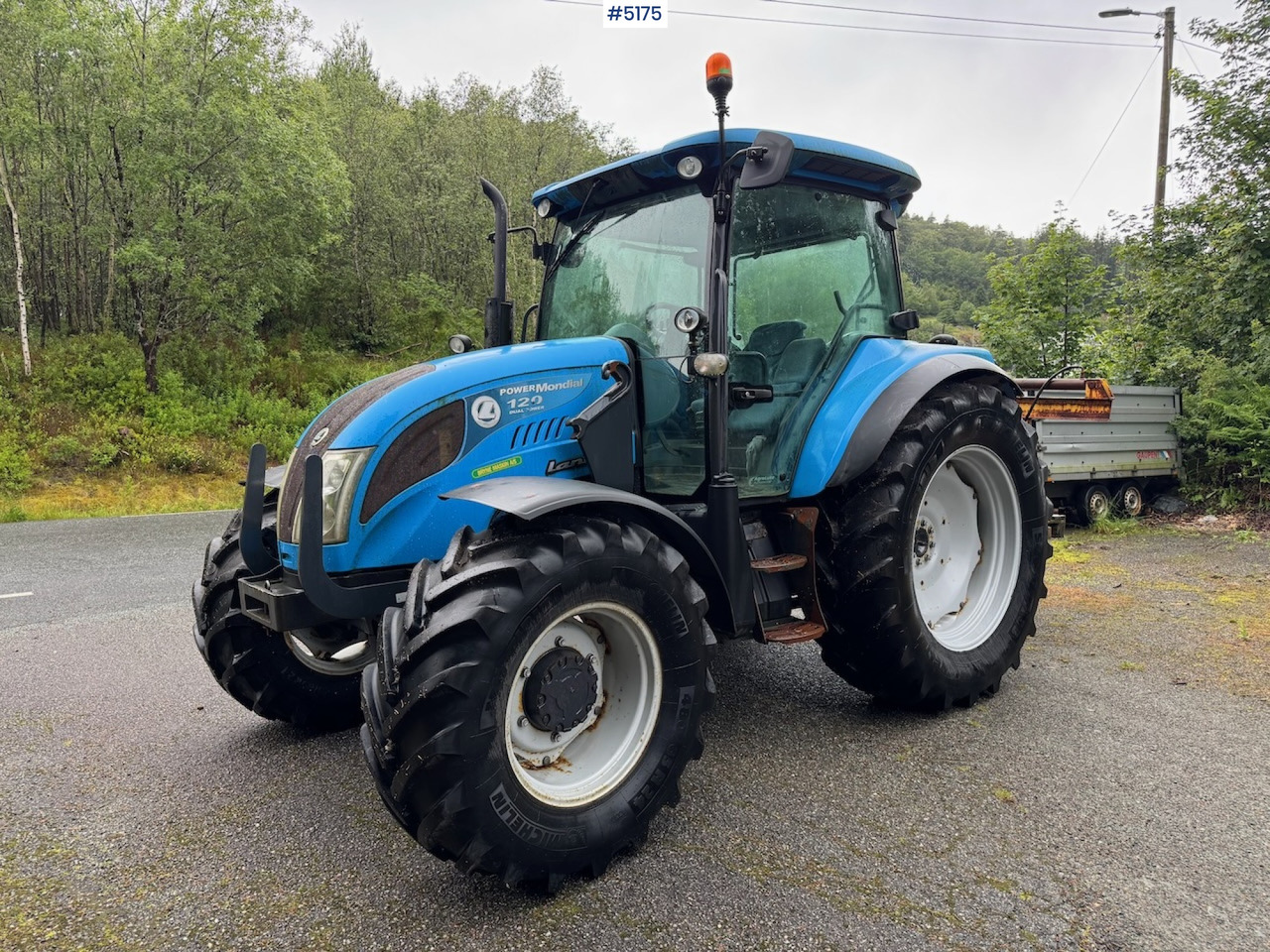 2013 Landini Powermondial 120 w/front loader and some equipment. Low hours! - טרקטור חקלאי: תמונה 1 2013 Landini Powermondial 120 w/front loader and some equipment. Low hours! - טרקטור חקלאי: תמונה 1