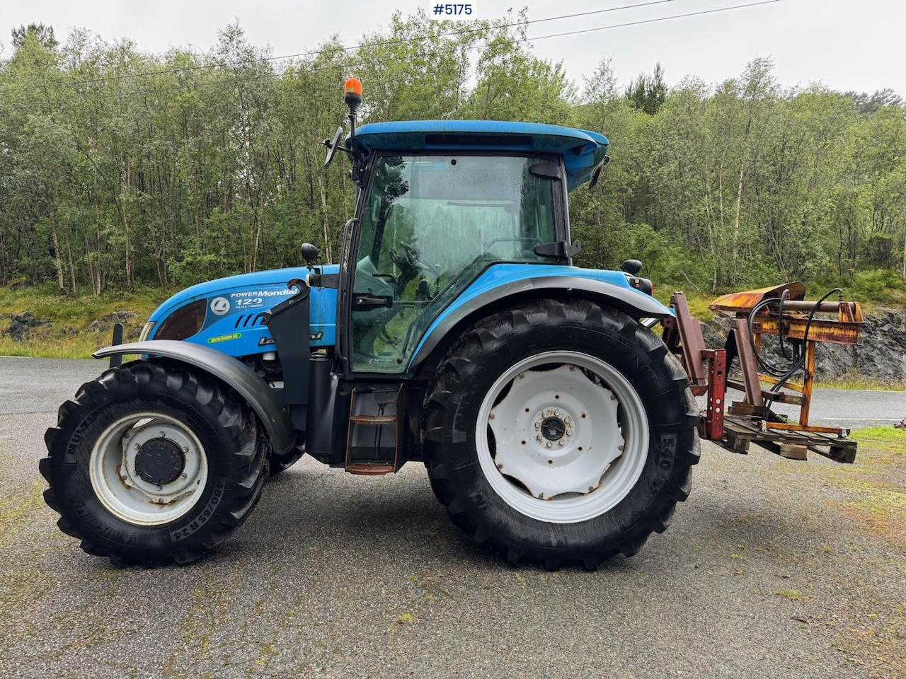 2013 Landini Powermondial 120 w/front loader and some equipment. Low hours! - טרקטור חקלאי: תמונה 4 2013 Landini Powermondial 120 w/front loader and some equipment. Low hours! - טרקטור חקלאי: תמונה 4
