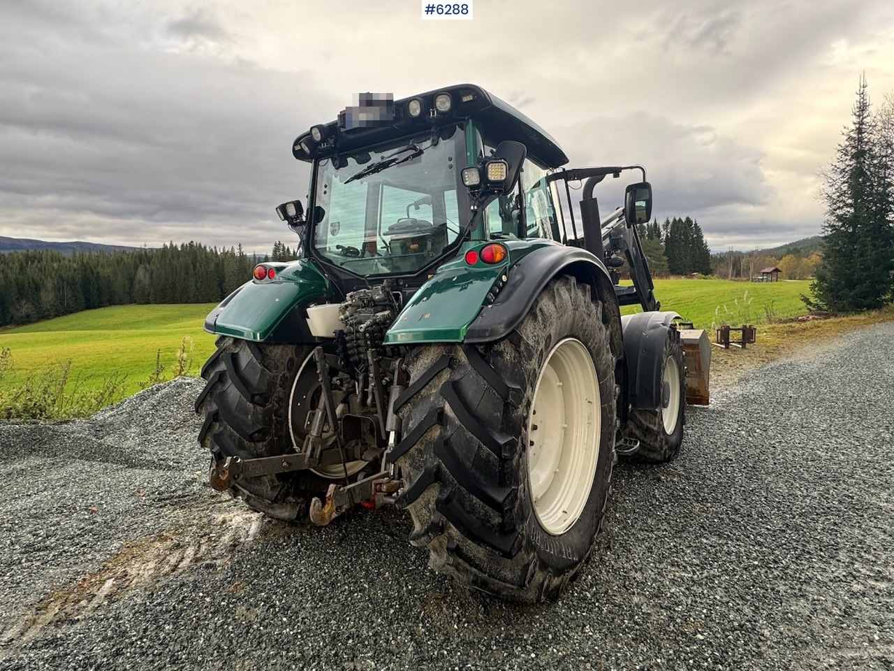 2013 Valtra T203 w/ Trima front loader, snow bucket, gravel bucket, pallet forks and timber clamp! - טרקטור חקלאי: תמונה 5 2013 Valtra T203 w/ Trima front loader, snow bucket, gravel bucket, pallet forks and timber clamp! - טרקטור חקלאי: תמונה 5