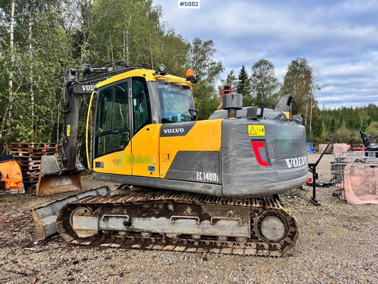 2013 Volvo EC140DL Crawler Excavator w/ Cleaning Bucket. - מחפר: תמונה 5 2013 Volvo EC140DL Crawler Excavator w/ Cleaning Bucket. - מחפר: תמונה 5
