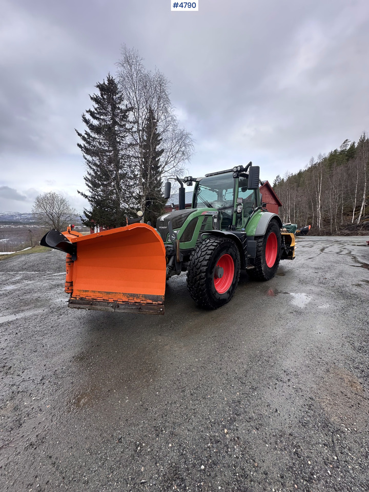 2014 Fendt 514 Vario 4x4 w/ front loader, folding plow, snow blower and sand spreader - טרקטור חקלאי: תמונה 1 2014 Fendt 514 Vario 4x4 w/ front loader, folding plow, snow blower and sand spreader - טרקטור חקלאי: תמונה 1
