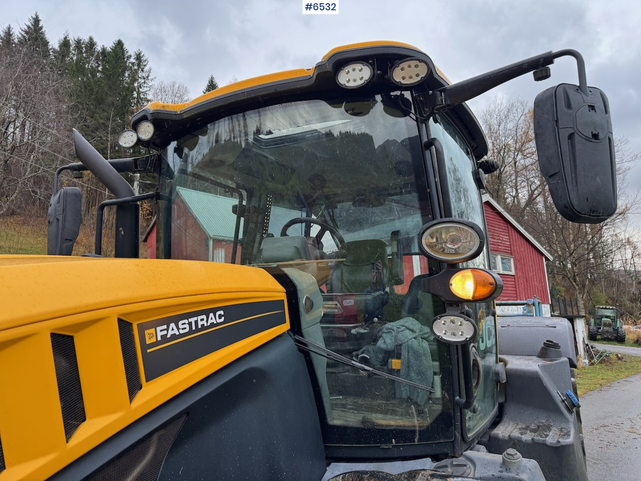 2015 JCB Fastrack 4220 w/ front hydraulics, front PTO and plow plate. Low hours! - טרקטור חקלאי: תמונה 3 2015 JCB Fastrack 4220 w/ front hydraulics, front PTO and plow plate. Low hours! - טרקטור חקלאי: תמונה 3