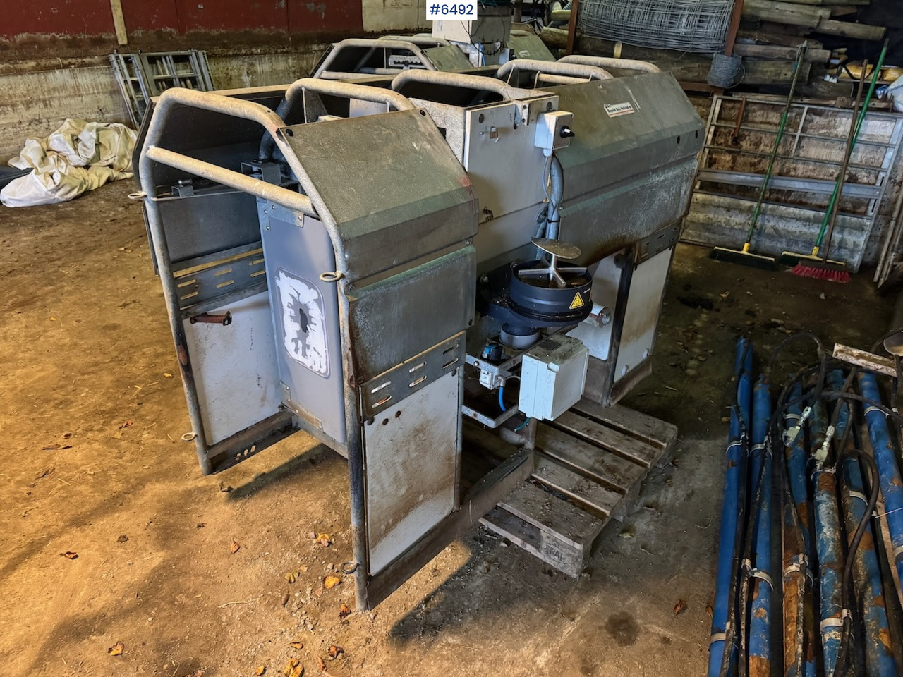 2015 Reime Kraft feeders 2 pcs w/ screw and kraft feeder. - ציוד לבעלי חיים: תמונה 1 2015 Reime Kraft feeders 2 pcs w/ screw and kraft feeder. - ציוד לבעלי חיים: תמונה 1