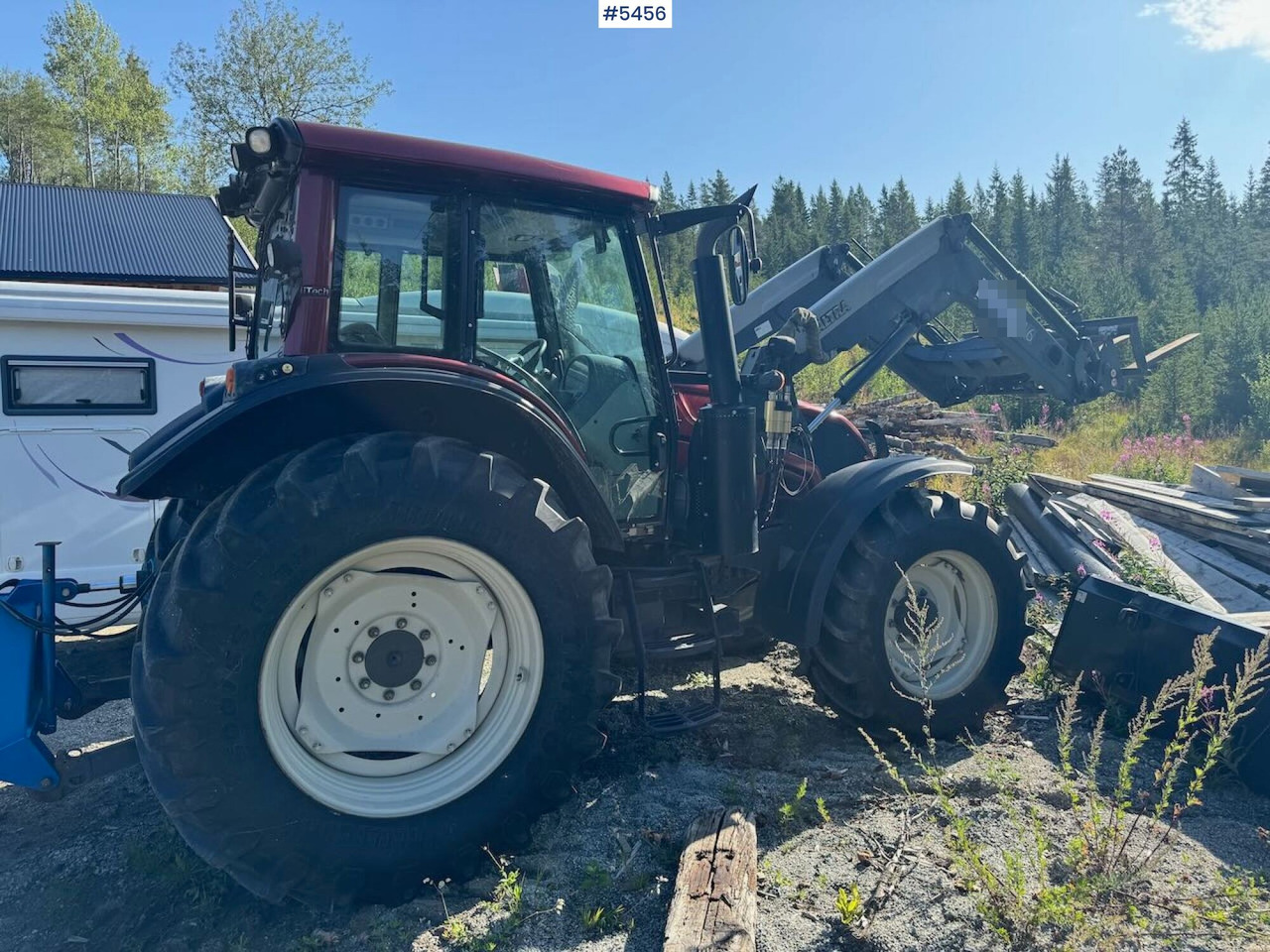 2015 Valtra N123 w/ front loader - טרקטור חקלאי: תמונה 3 2015 Valtra N123 w/ front loader - טרקטור חקלאי: תמונה 3