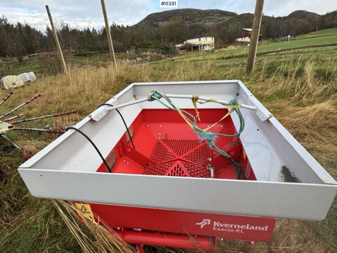 2016 Kverneland fertilizer spreader. Repair object. - מפזרת דשן: תמונה 2 2016 Kverneland fertilizer spreader. Repair object. - מפזרת דשן: תמונה 2