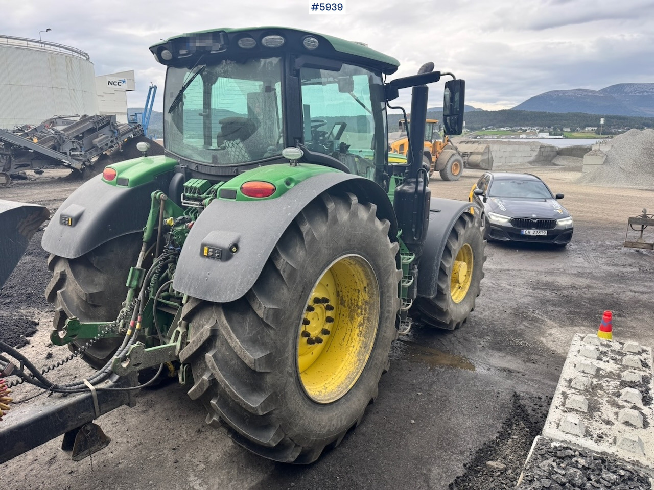 2020 John Deere 6215R w/ Front PTO and hydraulics. 2 sets of tires. - טרקטור חקלאי: תמונה 5 2020 John Deere 6215R w/ Front PTO and hydraulics. 2 sets of tires. - טרקטור חקלאי: תמונה 5