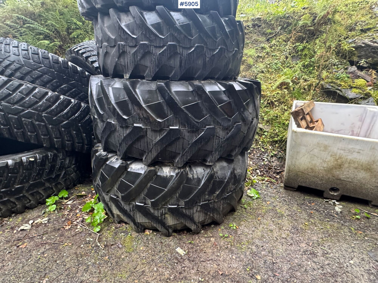 8 pcs Nokian TRI 2 tires. 4 pcs on rims! - חבילת גלגלים וצמיגים עבור מכונת בנייה: תמונה 4 8 pcs Nokian TRI 2 tires. 4 pcs on rims! - חבילת גלגלים וצמיגים עבור מכונת בנייה: תמונה 4