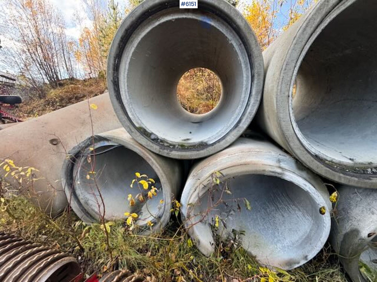 9 concrete pipes - ציוד בנייה: תמונה 3 9 concrete pipes - ציוד בנייה: תמונה 3