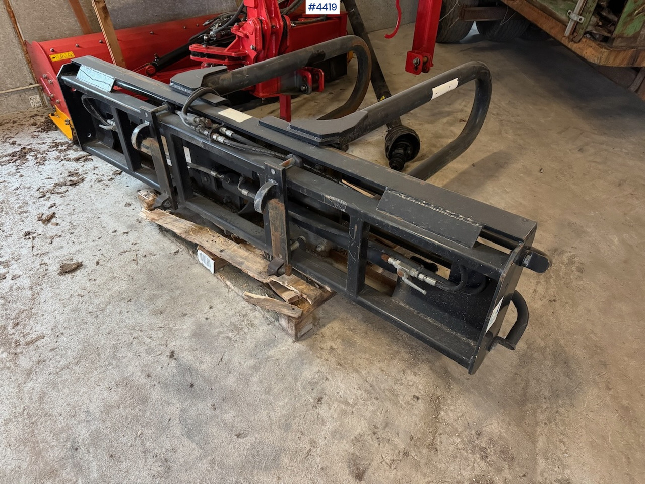 Ålø Square clamp - ציוד חציר ומספוא: תמונה 3 Ålø Square clamp - ציוד חציר ומספוא: תמונה 3