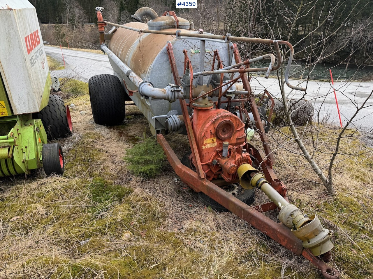 Bauer Manure spreader with boom cannon. - מפזרת זבל: תמונה 2 Bauer Manure spreader with boom cannon. - מפזרת זבל: תמונה 2