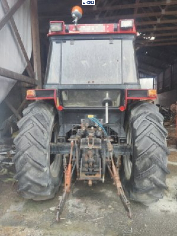 Case International 885XL 4x4 with trima loader - טרקטור חקלאי: תמונה 3 Case International 885XL 4x4 with trima loader - טרקטור חקלאי: תמונה 3
