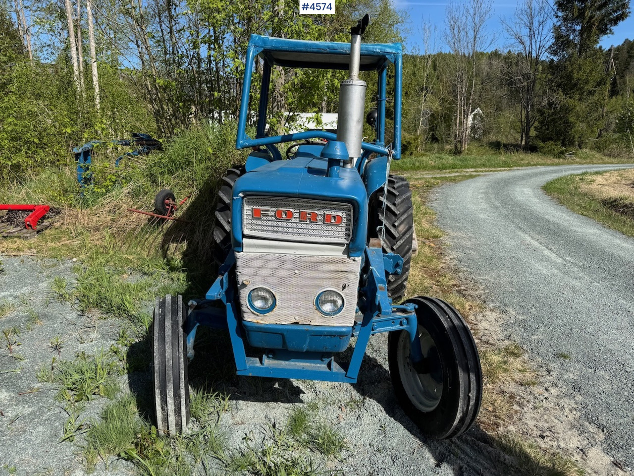 Ford 3000 w/front loader - טרקטור חקלאי: תמונה 3 Ford 3000 w/front loader - טרקטור חקלאי: תמונה 3
