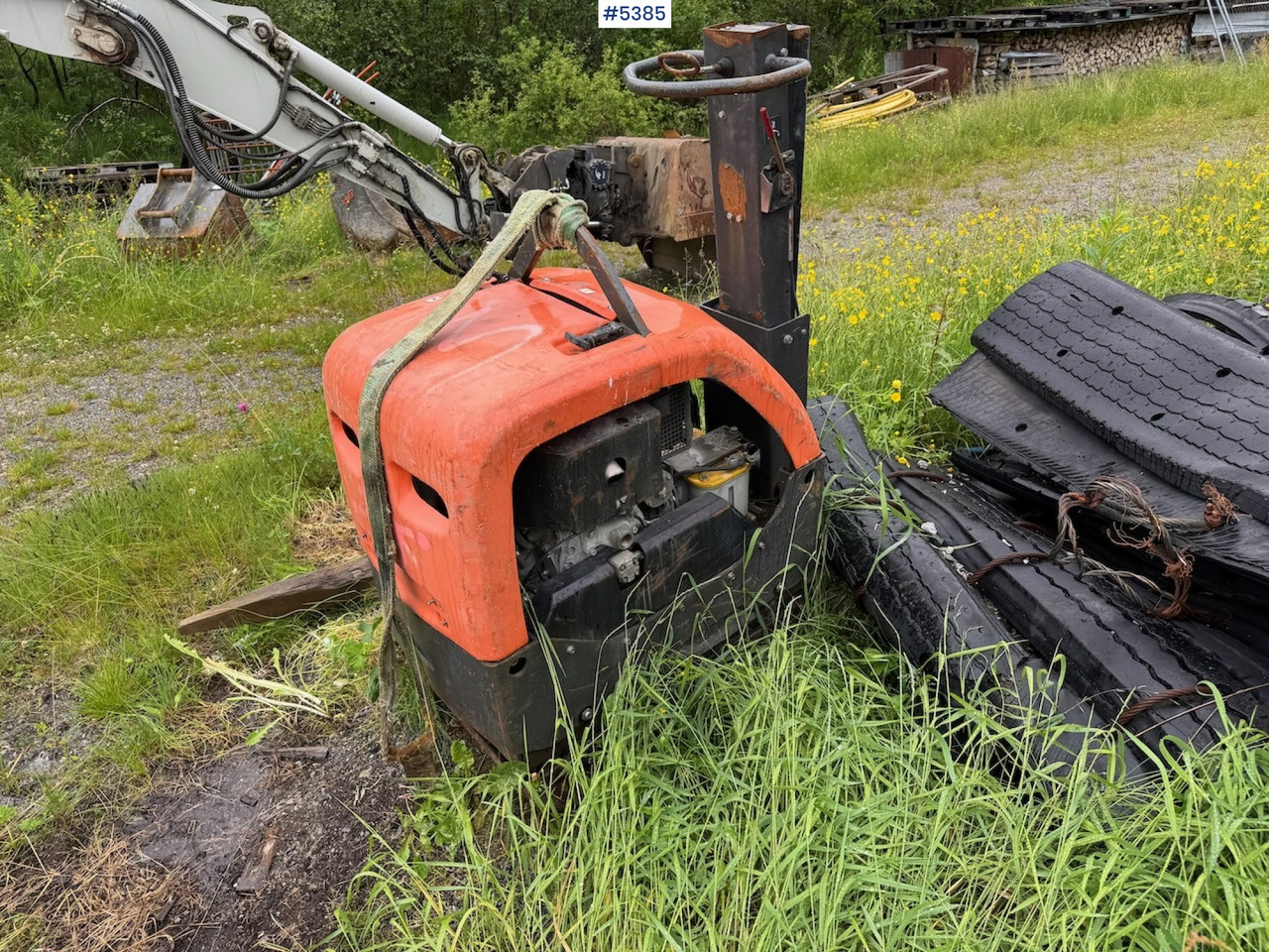 Husqvarna LG 504 Vibrating compactor. - ציוד עיבוד קרקע: תמונה 4 Husqvarna LG 504 Vibrating compactor. - ציוד עיבוד קרקע: תמונה 4