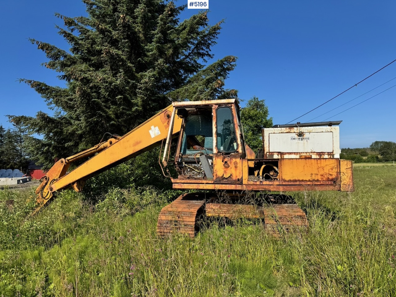 International 637 Tracked digger w/ Digging bucket - מחפר: תמונה 1 International 637 Tracked digger w/ Digging bucket - מחפר: תמונה 1
