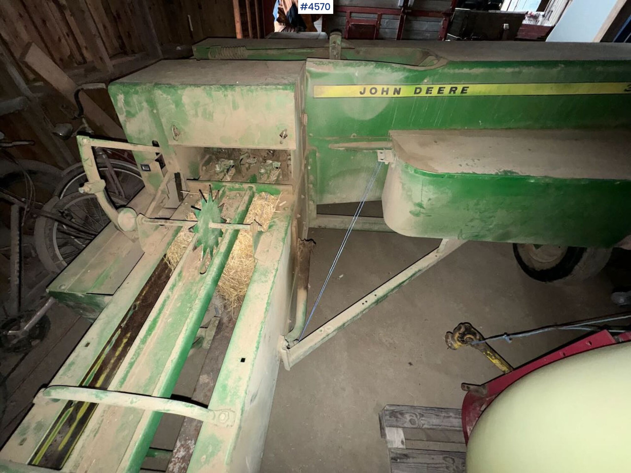 John Deere 332A Square baler - ציוד חציר ומספוא: תמונה 2 John Deere 332A Square baler - ציוד חציר ומספוא: תמונה 2