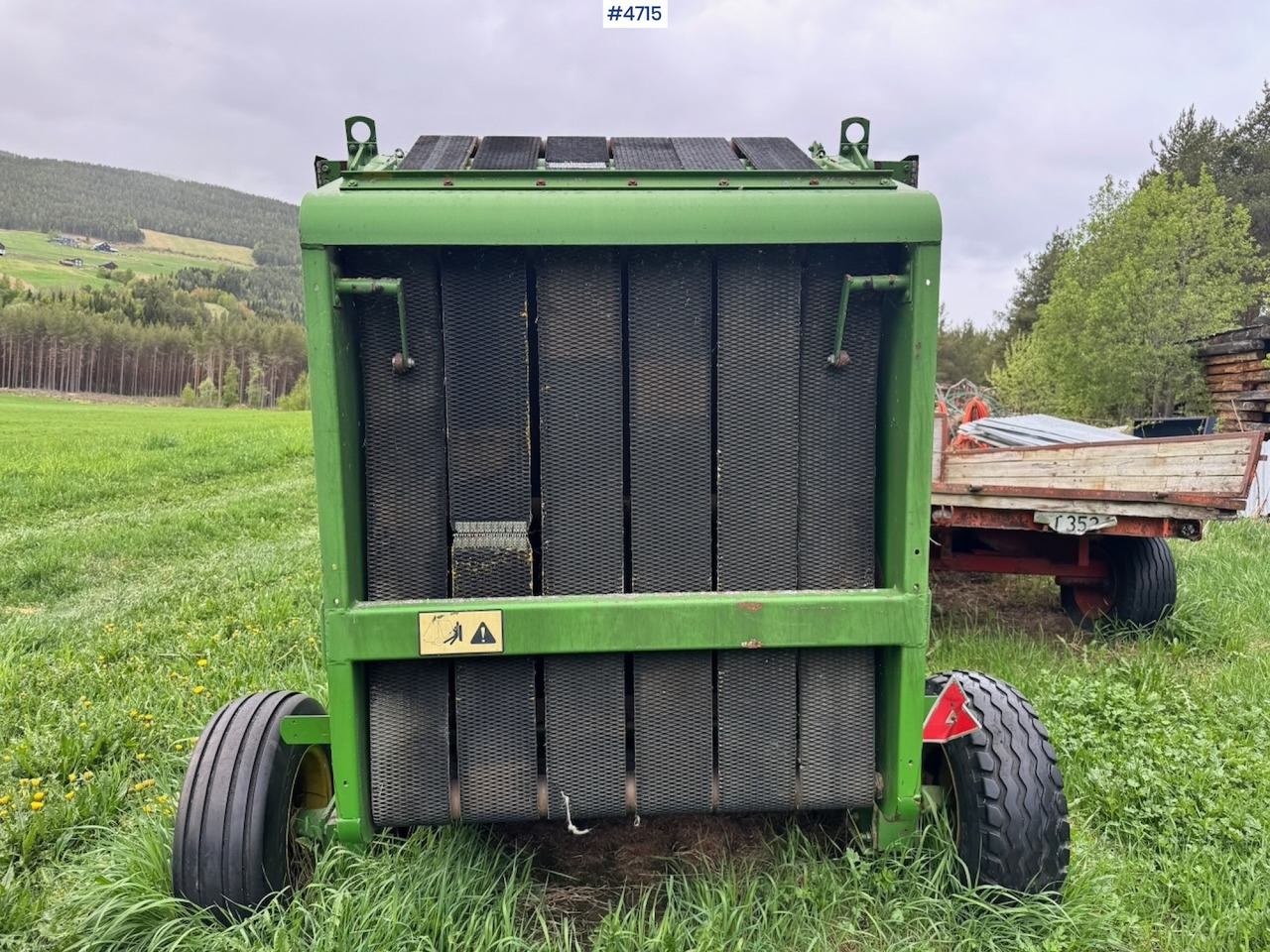 ציוד חציר ומספוא John Deere round baler: תמונה 6