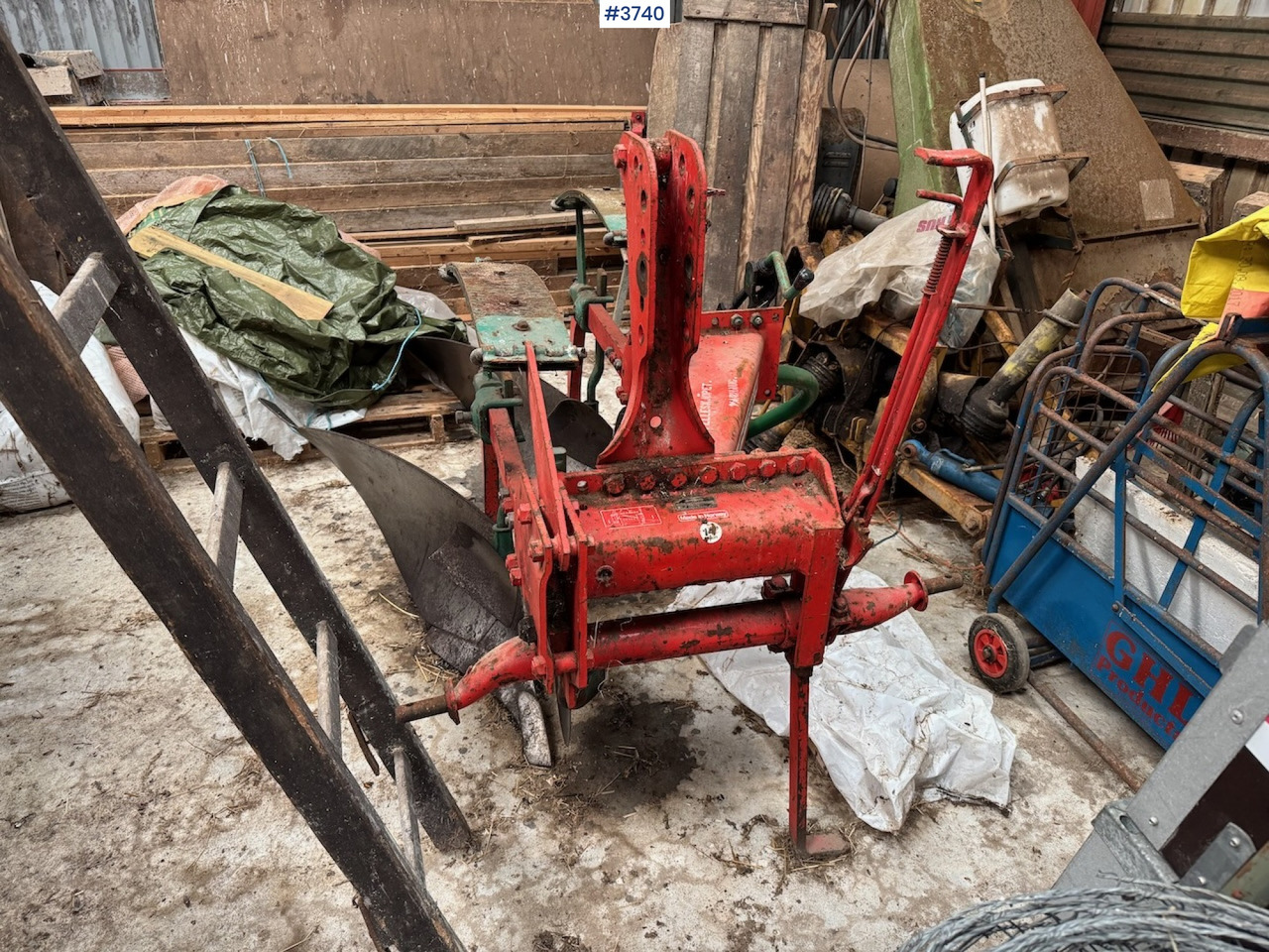 Kverneland 2 furrow plough - ציוד עיבוד קרקע: תמונה 2 Kverneland 2 furrow plough - ציוד עיבוד קרקע: תמונה 2