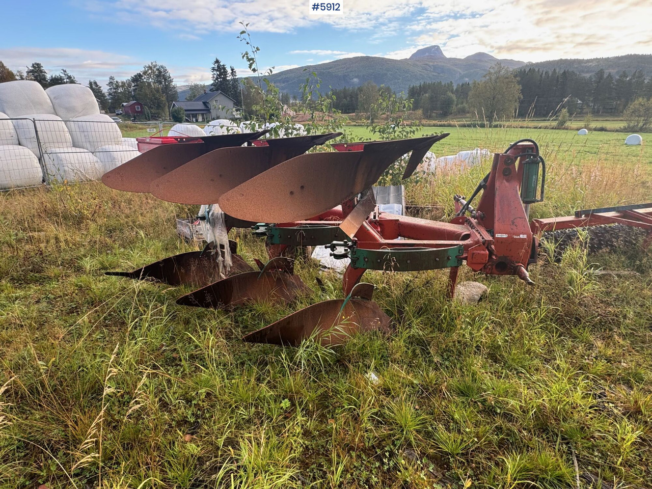 Kverneland 3-furrow reversible plough - ציוד עיבוד קרקע: תמונה 2 Kverneland 3-furrow reversible plough - ציוד עיבוד קרקע: תמונה 2