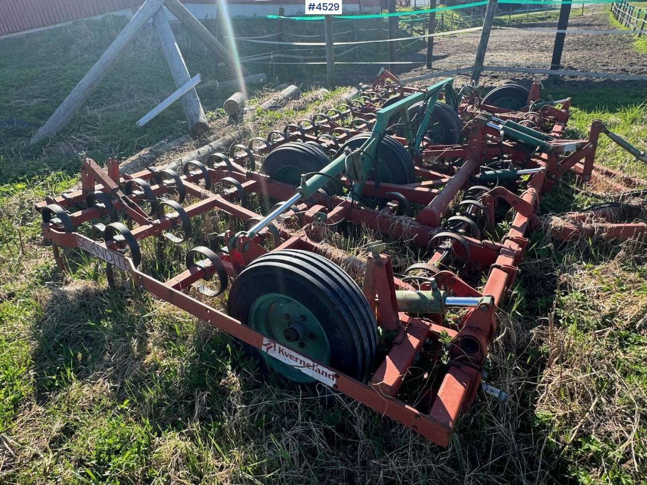 Kverneland Harrow - ציוד עיבוד קרקע: תמונה 4 Kverneland Harrow - ציוד עיבוד קרקע: תמונה 4